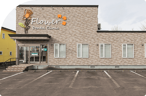 マイカー通勤可、駐車場が目の前